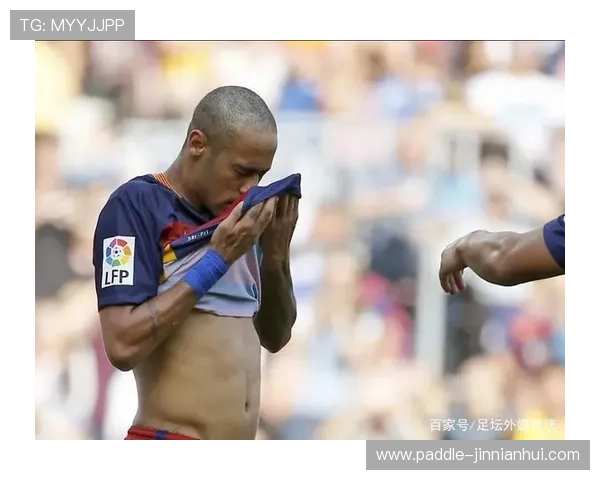 足球球星因被剃光头而引发热议，谁是那个让球迷震惊的人物